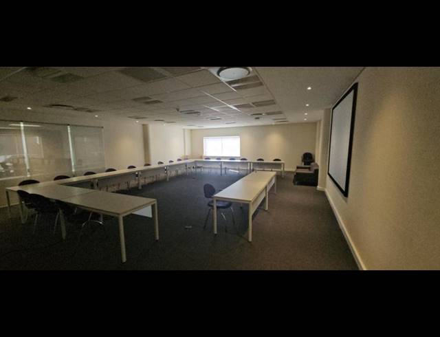 BUSINESS PROPERTY TO RENT IN HALFWAY HOUSE